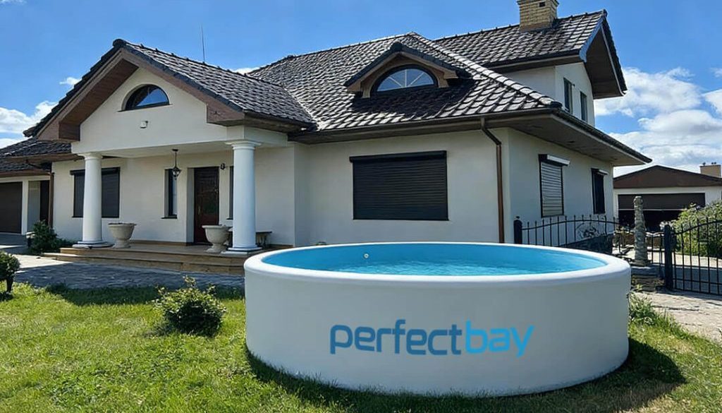 Untergrund für Drop Stitch Pool vorbereiten - Gartenpool vor einem Haus
