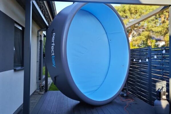PerfectBay Pool – Kundenreferenz PerfectBay Drop-Stitch Pool bei einem zufriedenen Kunden im Garten